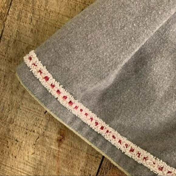 Tahari girls size 3T pleated dress with faux chenille and gold trim in gray - Picture 5 of 6